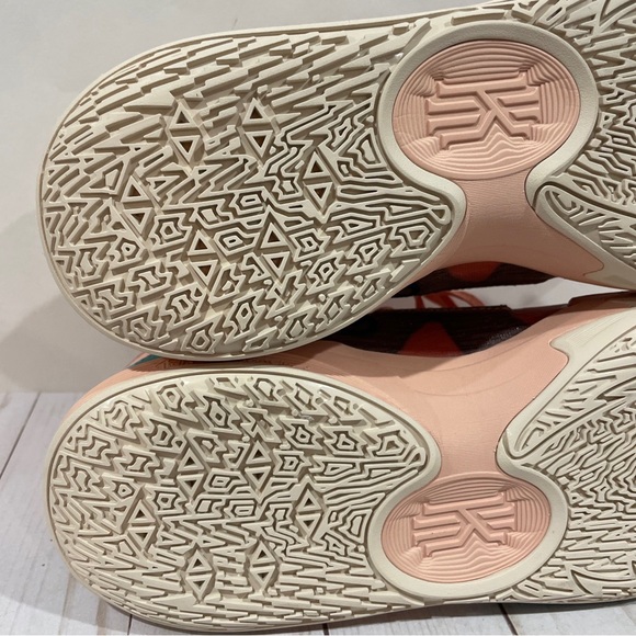 New Nike Kyrie Low 5 Pink Blue Green DJ6012-800 Men’s Size 9 Shoes Basketball - Picture 9 of 12